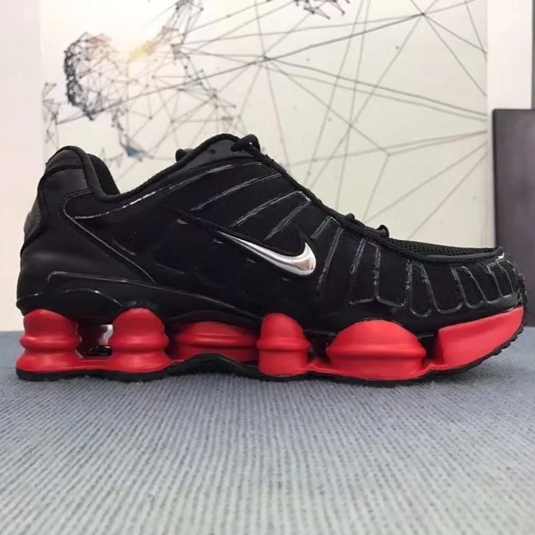 ナイキ スニーカー Skepta x Nike Shox TL カジュアルランニングシューズ 黒と赤