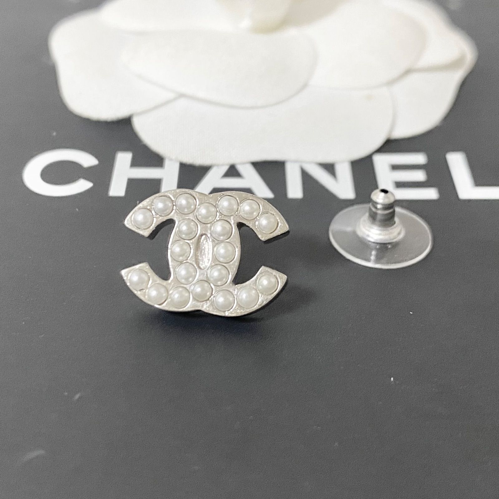 即日可CHANELミニピアス片方 アクセサリー