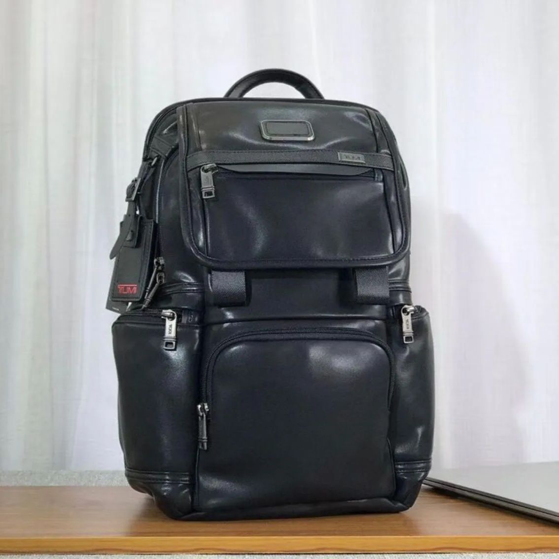 TUMI ALPHA 3ショルダーバッグビジネス通勤リュック ブラック牛革