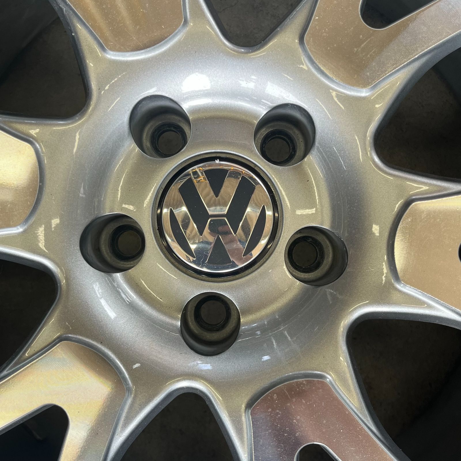 ＶＷビートル等 235 45 18 スタッドレスタイヤ アルミホイール C-61 FFCRYSTALESIA_COM