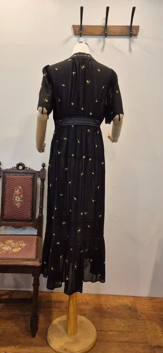 刺繡 レースワンピース