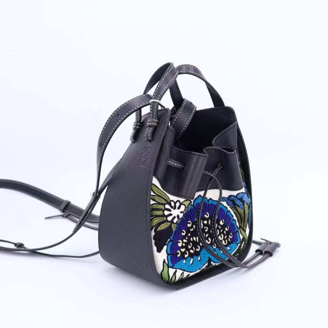 ロエベ LOEWE ハンモックミニ ハンドバッグ ウィリアム・ド・モーガン 
