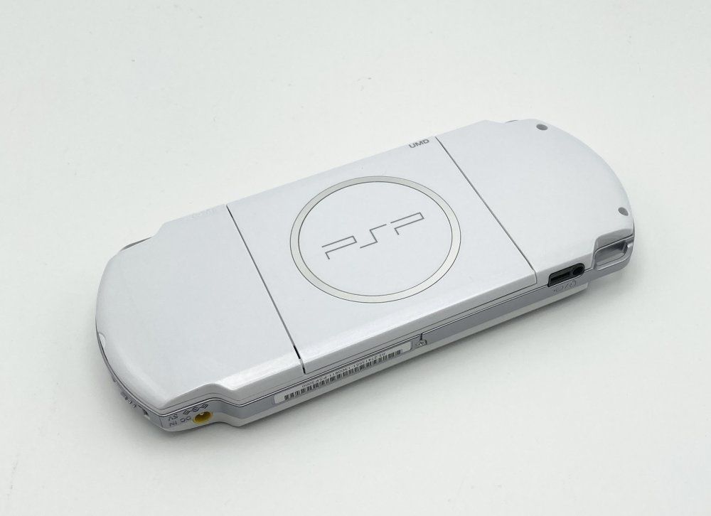 PSP「プレイステーション・ポータブル」 バリュー・パック ブロッサム・ピンク (PSPJ30014) メーカー生産終了 中古 PSP「プレイステーション・ポータブル」 バリュー・パック パール