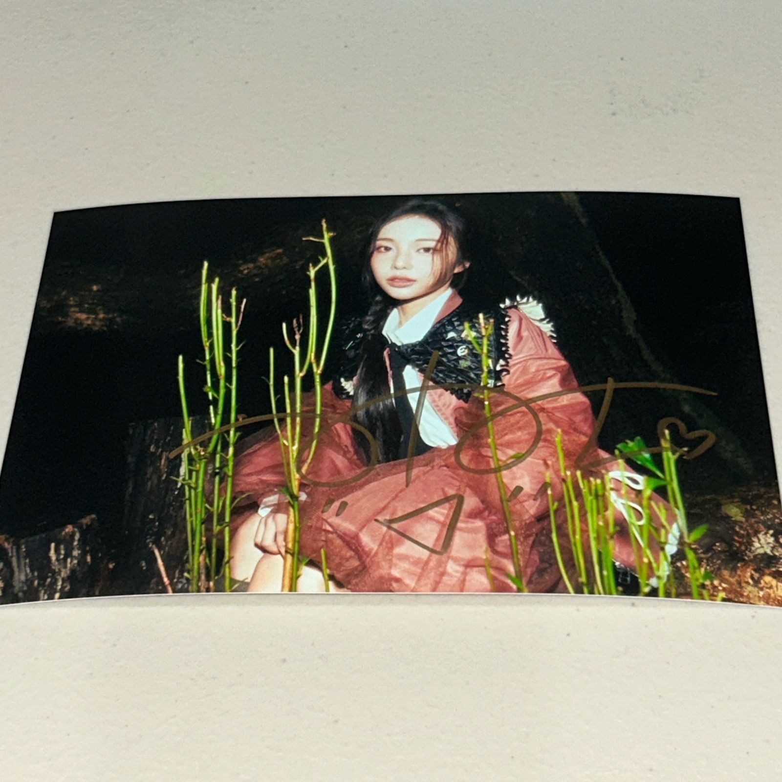 Hearts2Hearts イェオン 直筆サイン スチール写真(2Lサイズ)