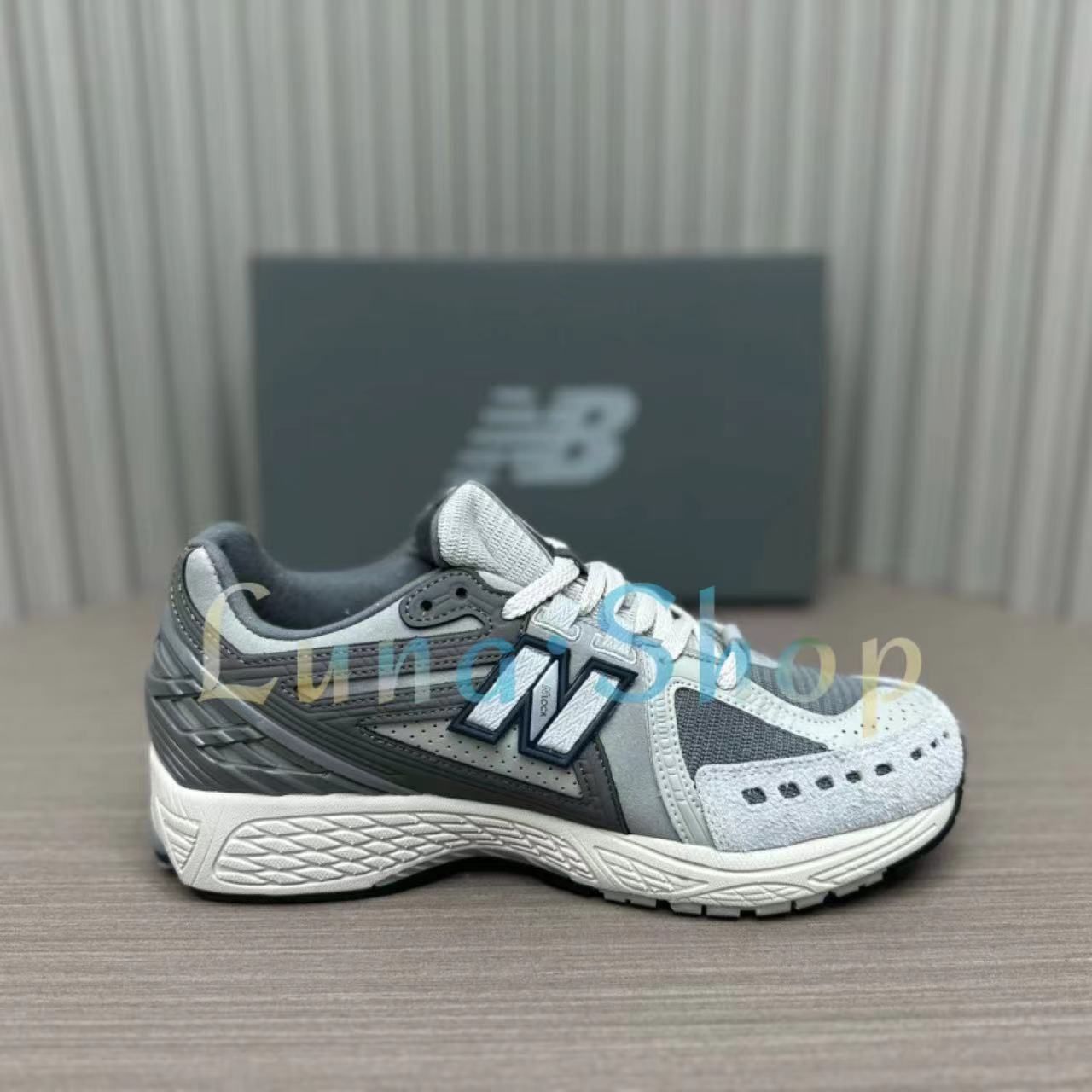 新品New Balance 1906R ニューバランス スニーカー レディース／メンズM1906RGN - メルカリ