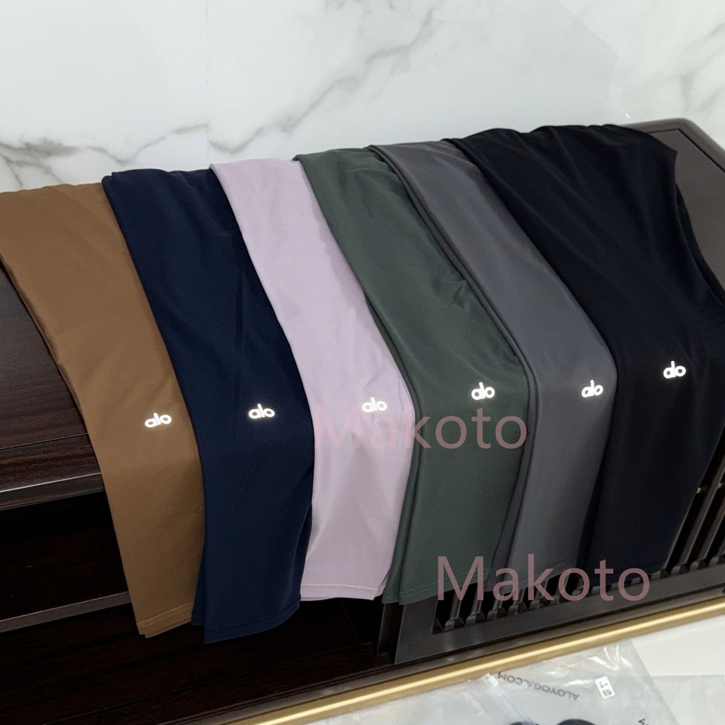 新品未使用】alo yoga アローヨガ レギンス 6色展開 高品質 ヨガ