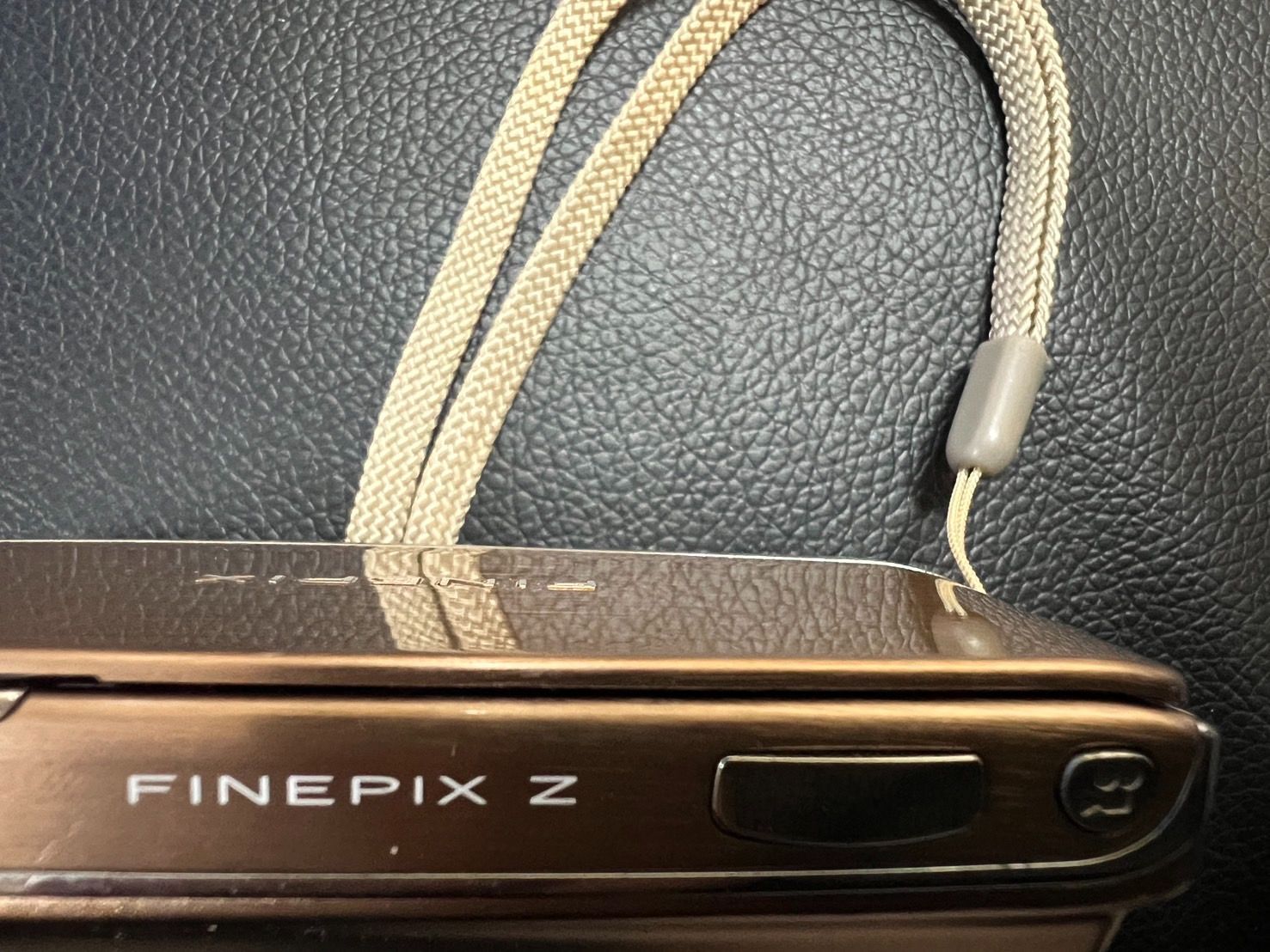 FUJIFILM FinePix Z70 ブロンズ 動作品 12MP 光学5倍 SDHC/720p