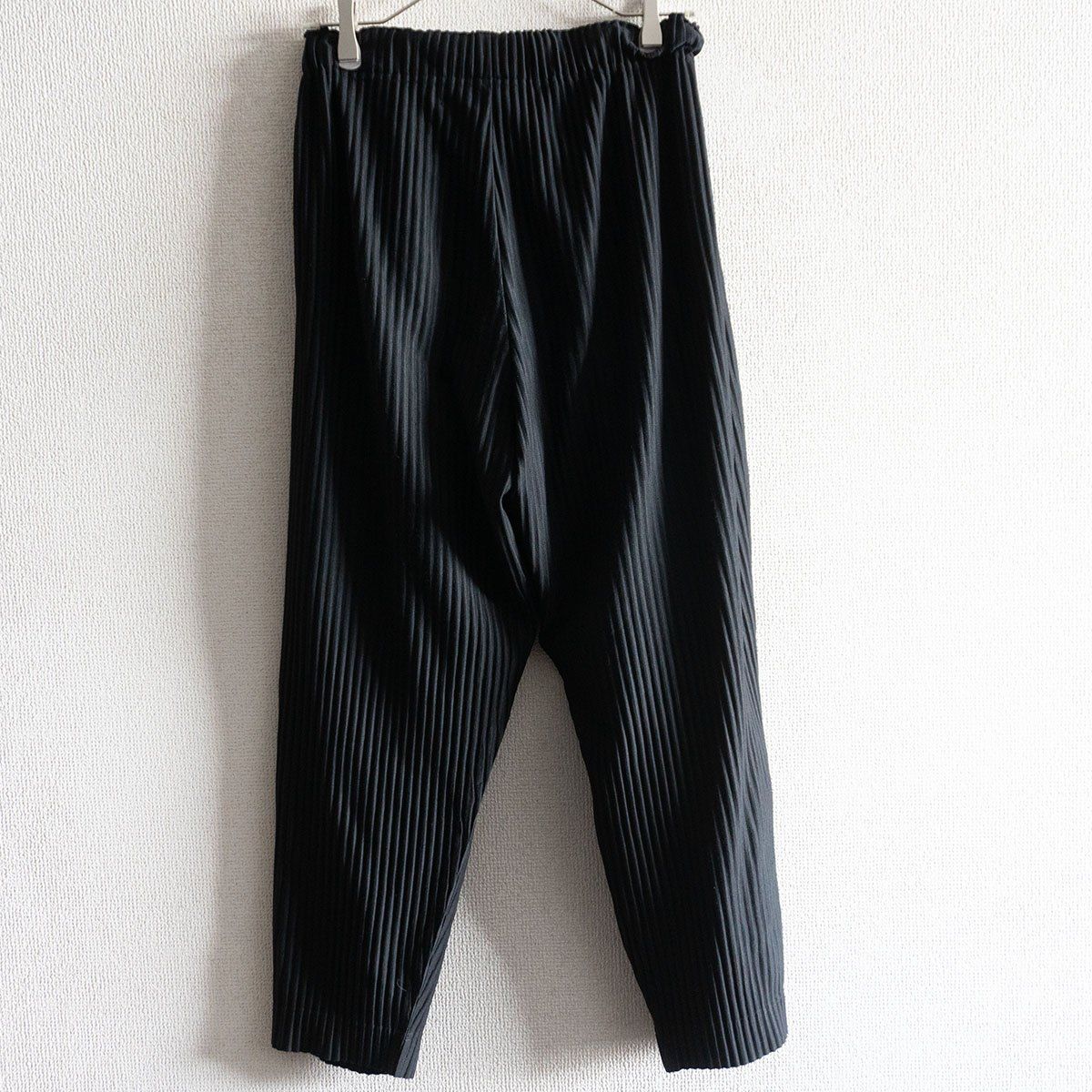 ISSEY MIYAKE プリーツパンツ サイズ2 ブラック 人気商品】 HOMME PLISSE ISSEY MIYAKE【プリーツ パンツ】 2 ブラック