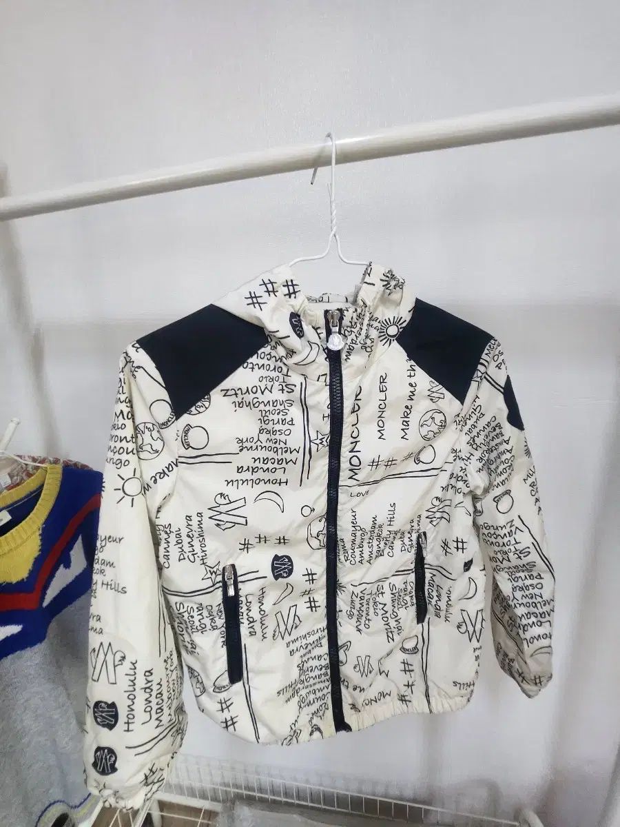  MONCLER(モンクレール) キッズ 10y その他