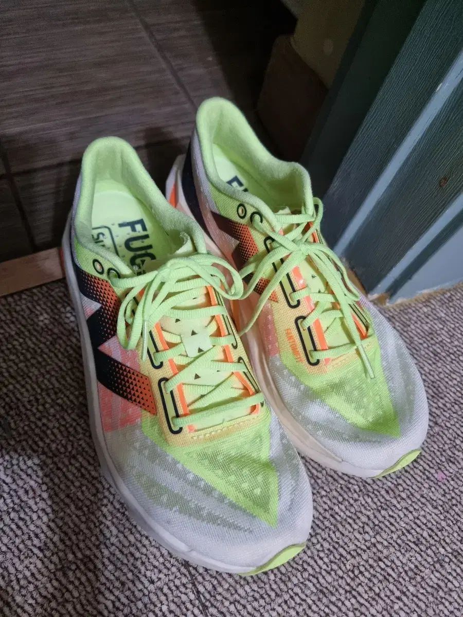 New Balance ニューバランス フューエルセル SC エリート v4 ランニングシューズ