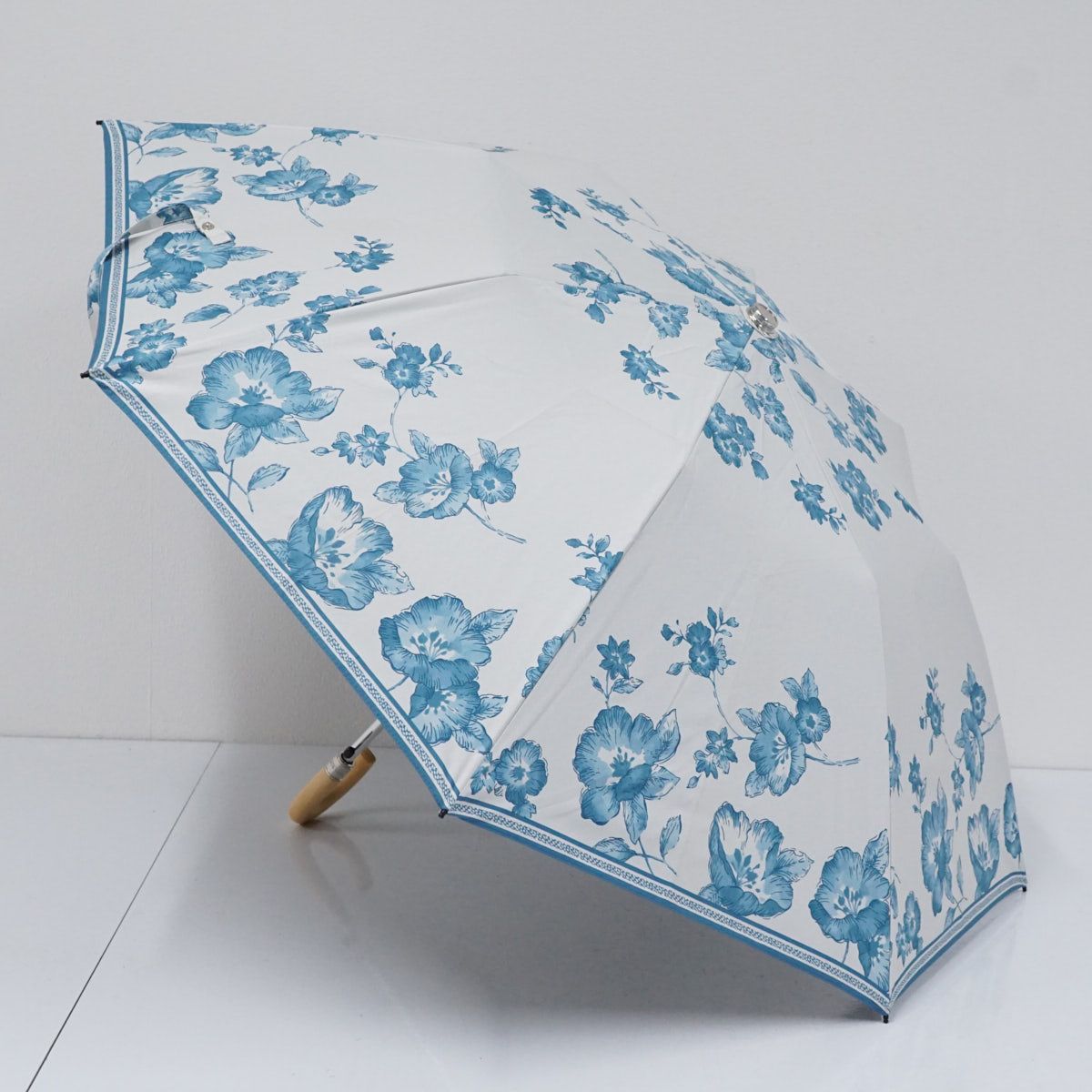 折りたたみ日傘 NINA RICCI ニナリッチ USED美品 晴雨兼用