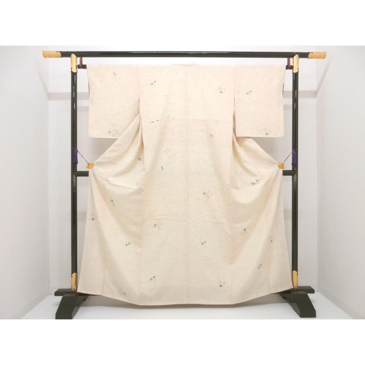 未使用品】紬 未使用品 紬 黒 葡萄唐草 身丈169.5cm 裄丈