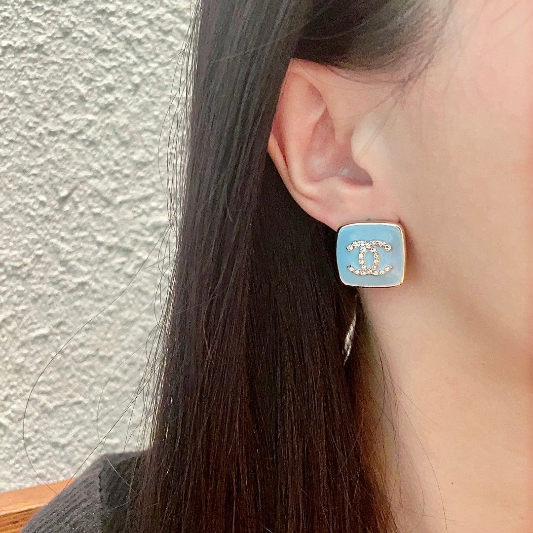 CHANEL ダブルCロゴ ピアス ストーン付き CHANEL シャネル ピアス CCマーク ダブルC ラインストーン