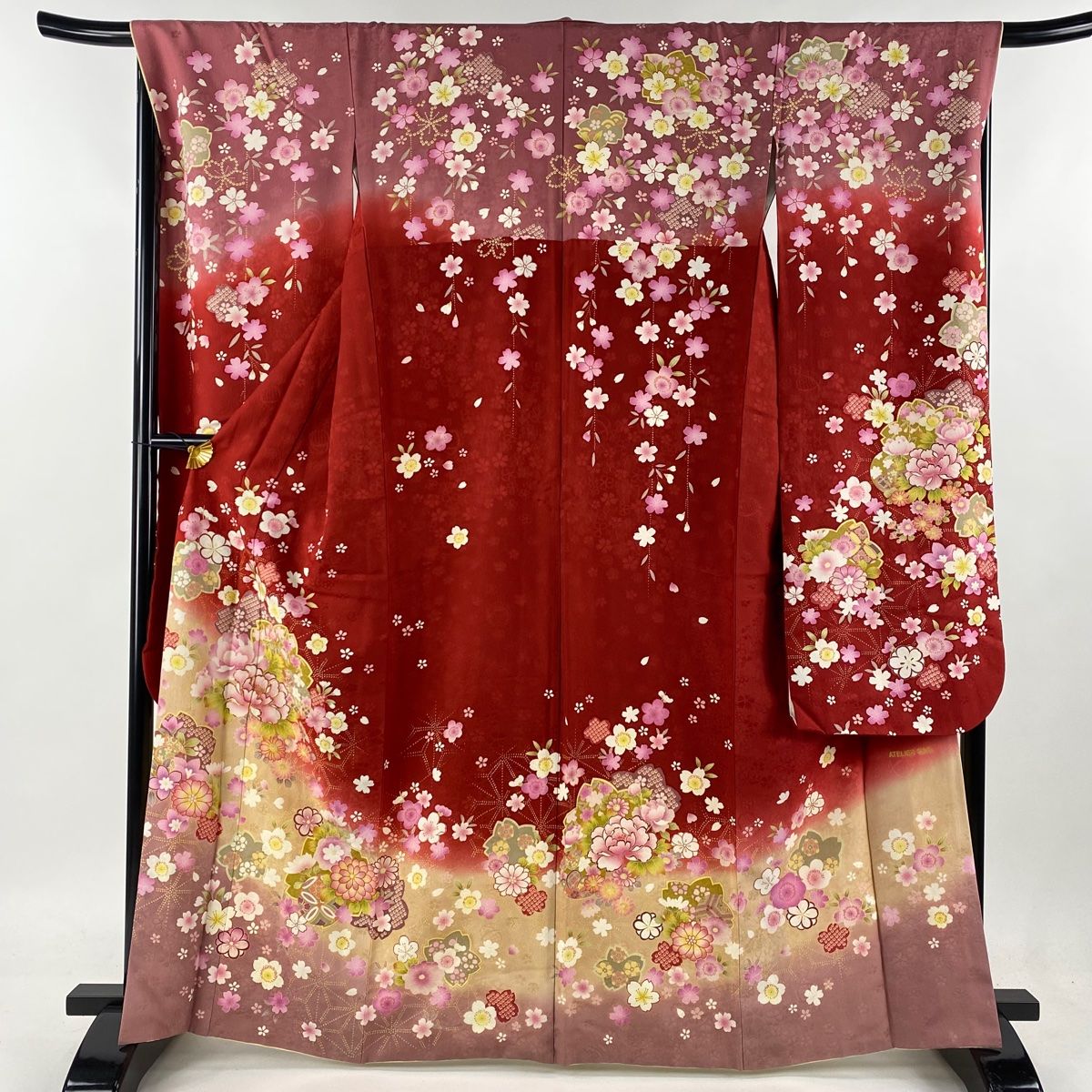 振袖 身丈164cm 裄丈67.5cm L 袷 ATELIER SAB 落款 草花 牡丹 金糸 刺繍 赤 正絹 名品