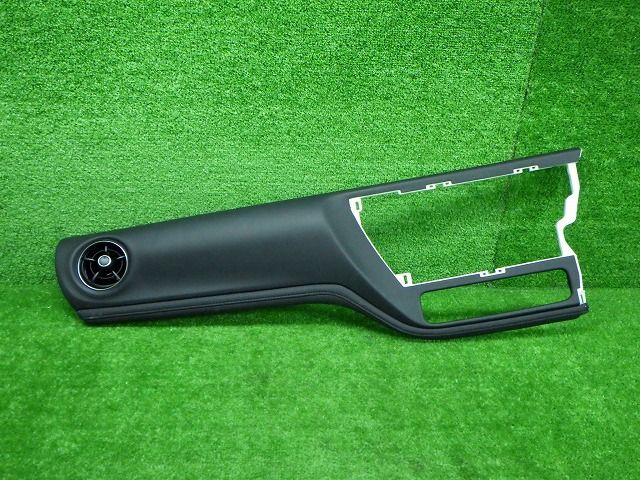 トヨタ NZE184 オーリス インテリアパネル レザー調 211110132