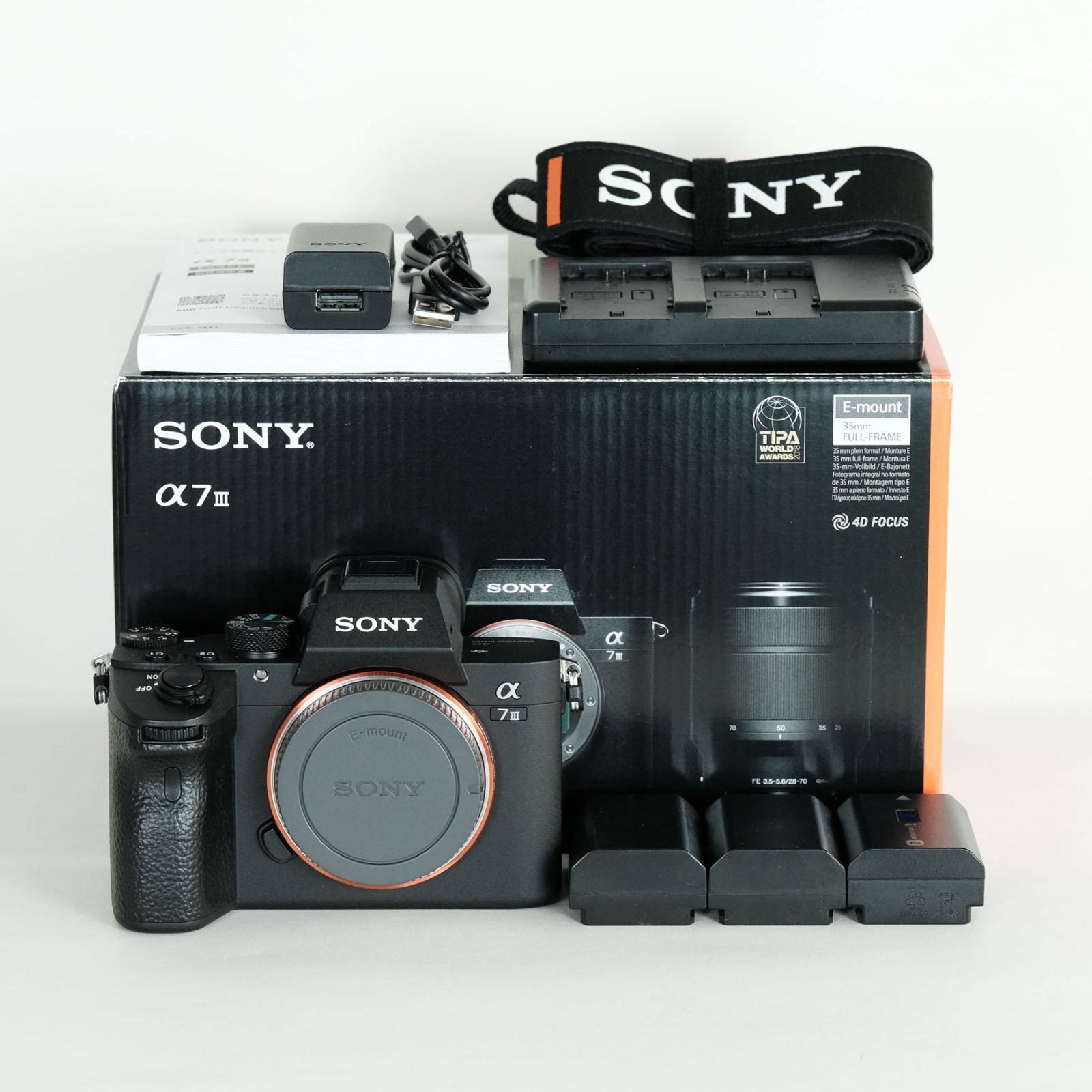 美品｜シャッター数11,614回｜バッテリー3個・チャージャー付] SONY α7 III（ILCE-7M3） [ボディ] / ソニーEマウント -  メルカリ