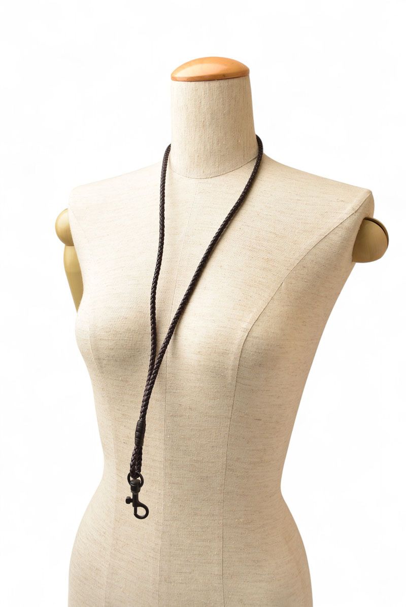  ボッテガヴェネタ ネックストラップ BOTTEGA VENETA イントレチャート ダークブラウン その他 小物