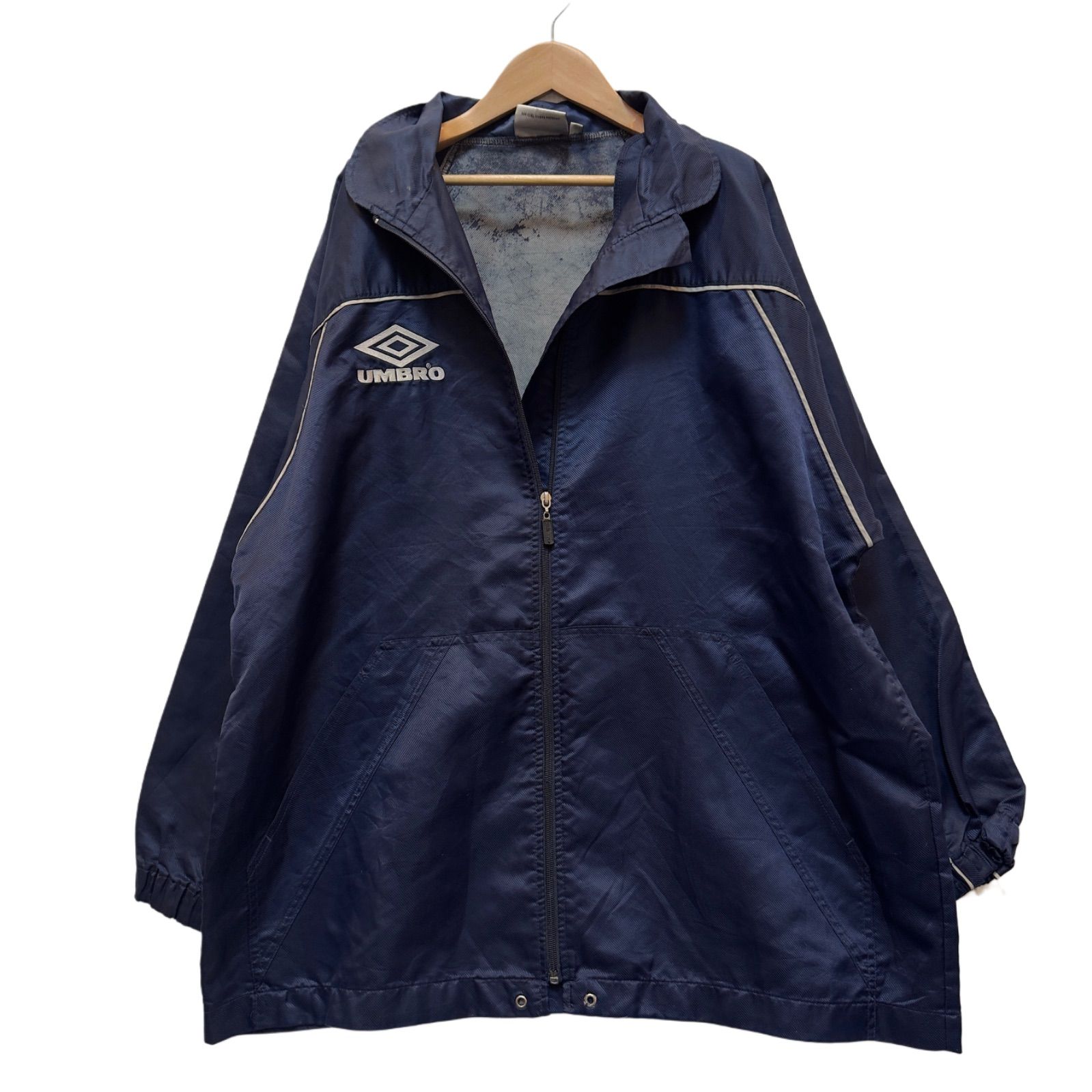 Umbro ナイロンジャケット Mサイズ LOGOS UMBRO アンブロ umbro ナイロン トラックジャケット