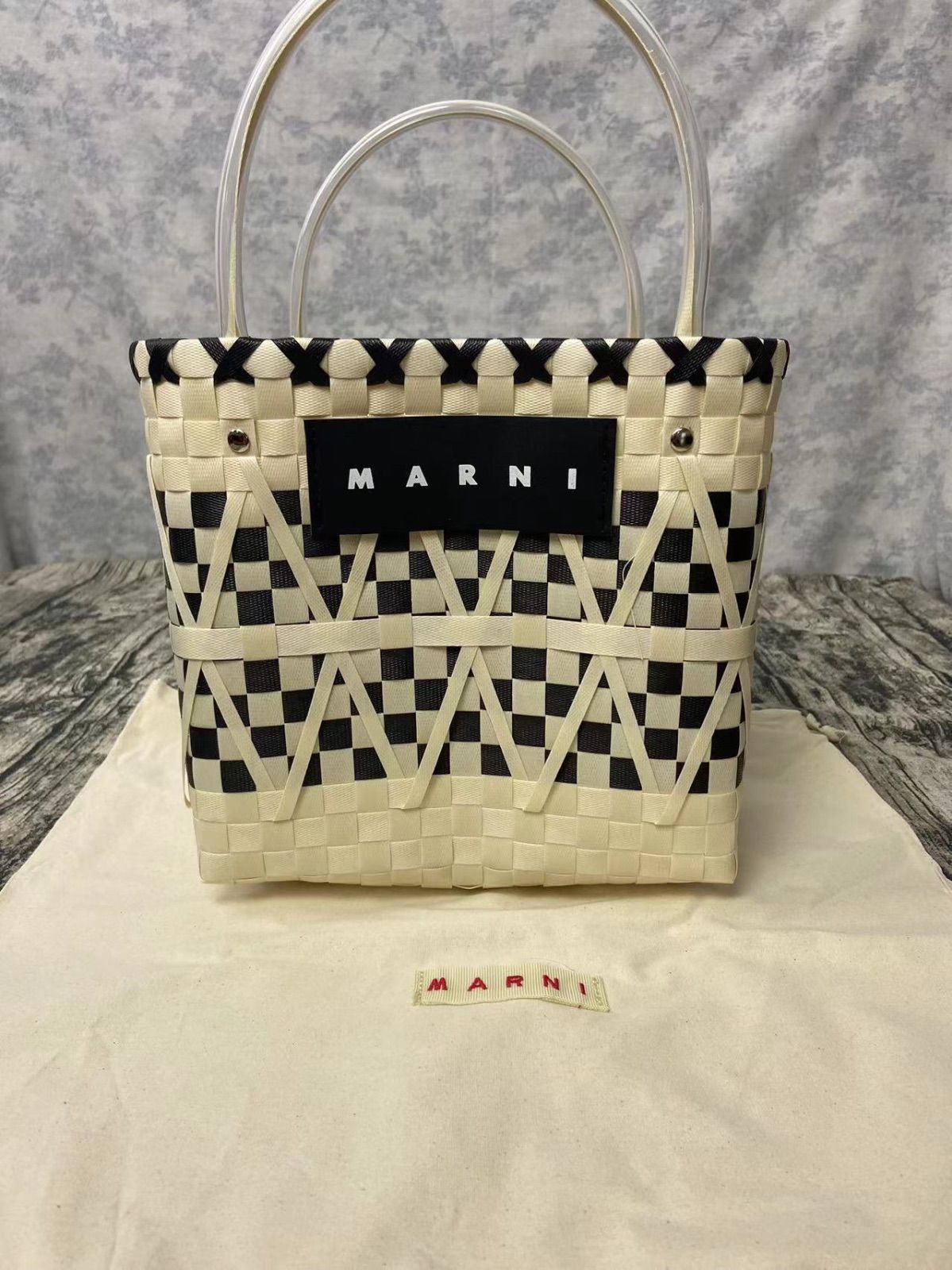 22SS 最新作 MARNI マルニ スクランブルバッグ アイボリー - メルカリ