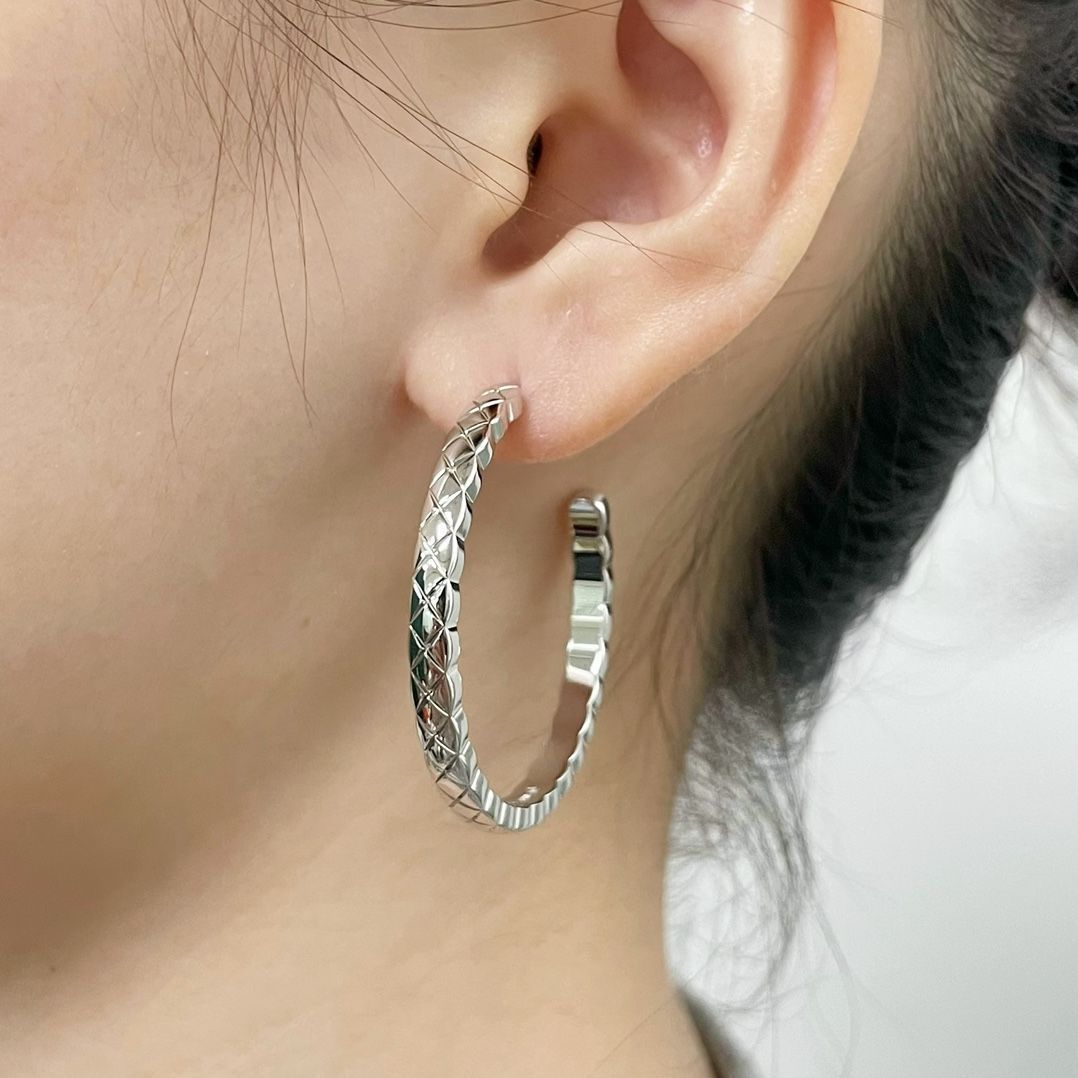 今日特価】V 金素材 CHANEL シャネル CNC 精密彫刻 ラージサイズ