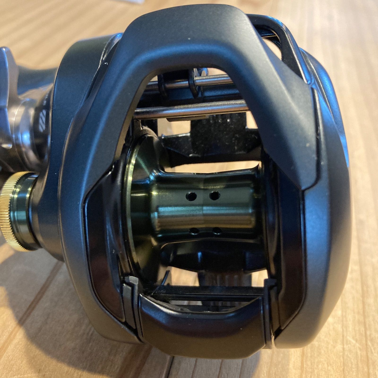 太*陽様 シマノ クラド201HG 新品 未使用 希少モデル Amazon | シマノ クラド Curado 201HG K ギア比 7.4:1 左巻き [並行