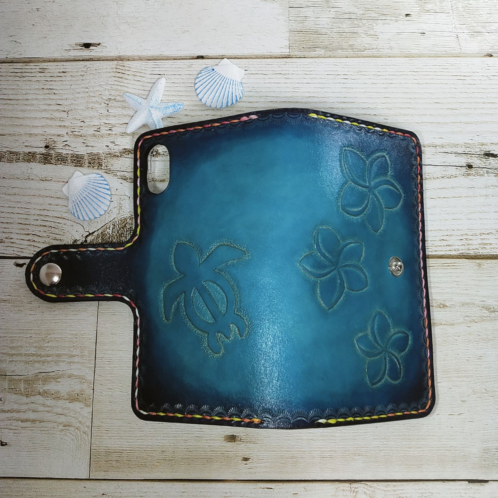 ☆ホヌ☆プルメリア☆本革スマホケース☆ハンドメイド☆オーシャンブルー ☆ホヌ☆プルメリア☆本革iPhoneケース☆ハンドメイド☆オーシャンブルー