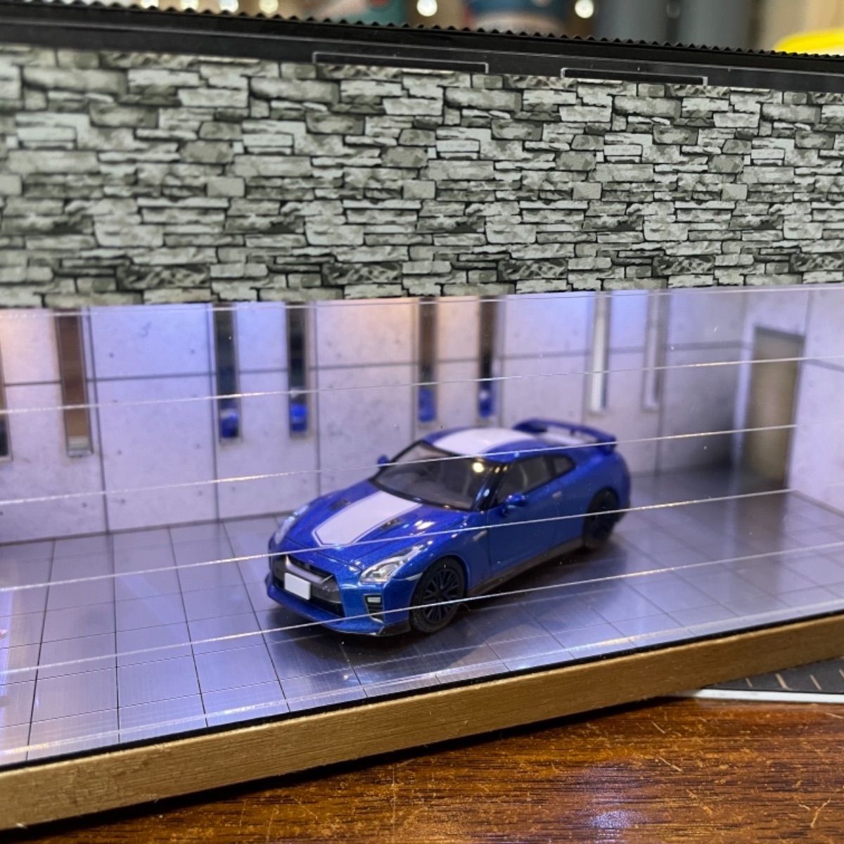 1/64 壁掛けミニカージオラマガレージ3 - メルカリ