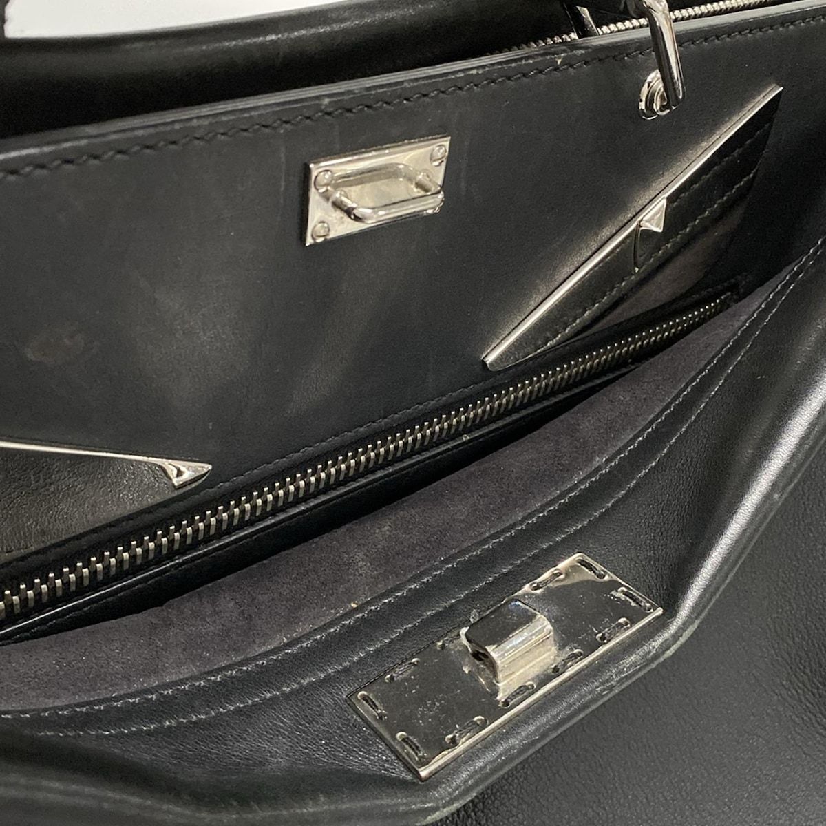 ミディアムピーカブーアイコニック モンスター