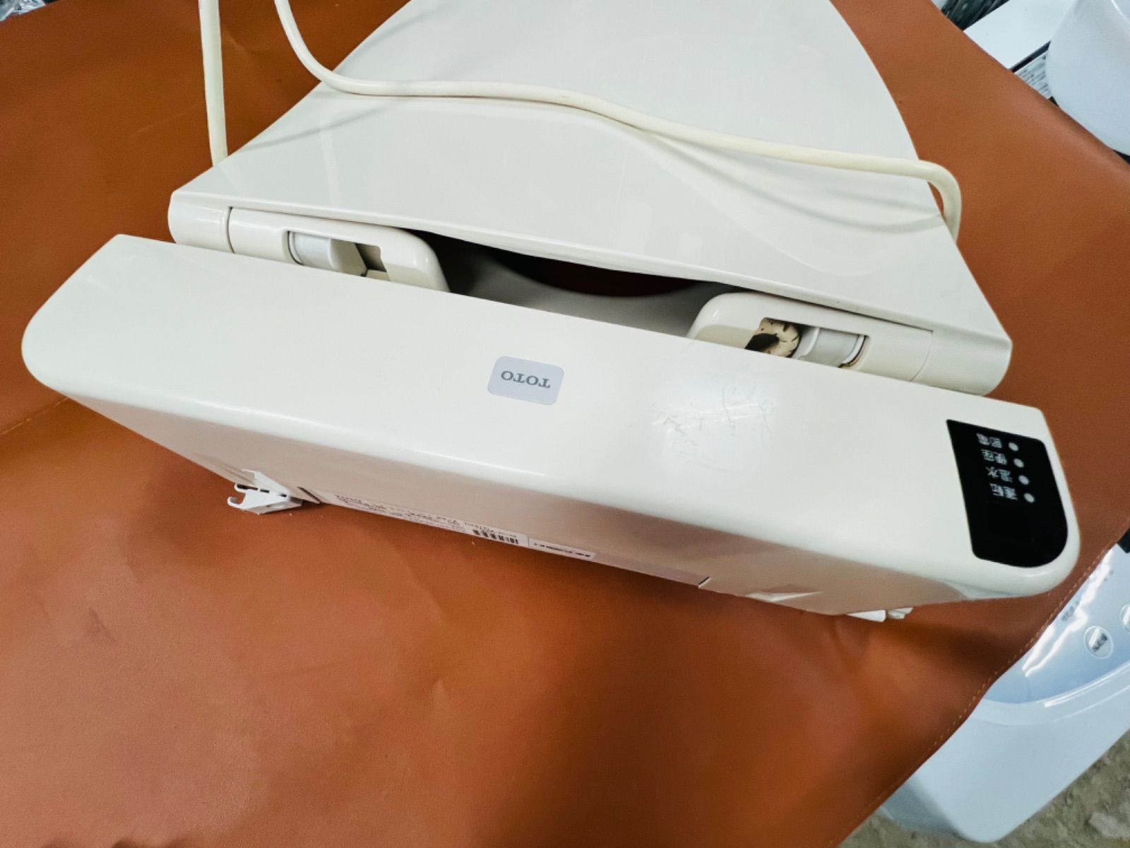 SP261 TOTO 温水洗浄便座 TCF6131 - メルカリ