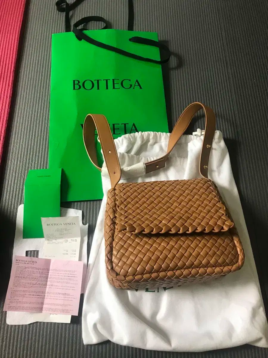 Bottega Veneta ボッテガヴェネタ コブル スモールバッグ