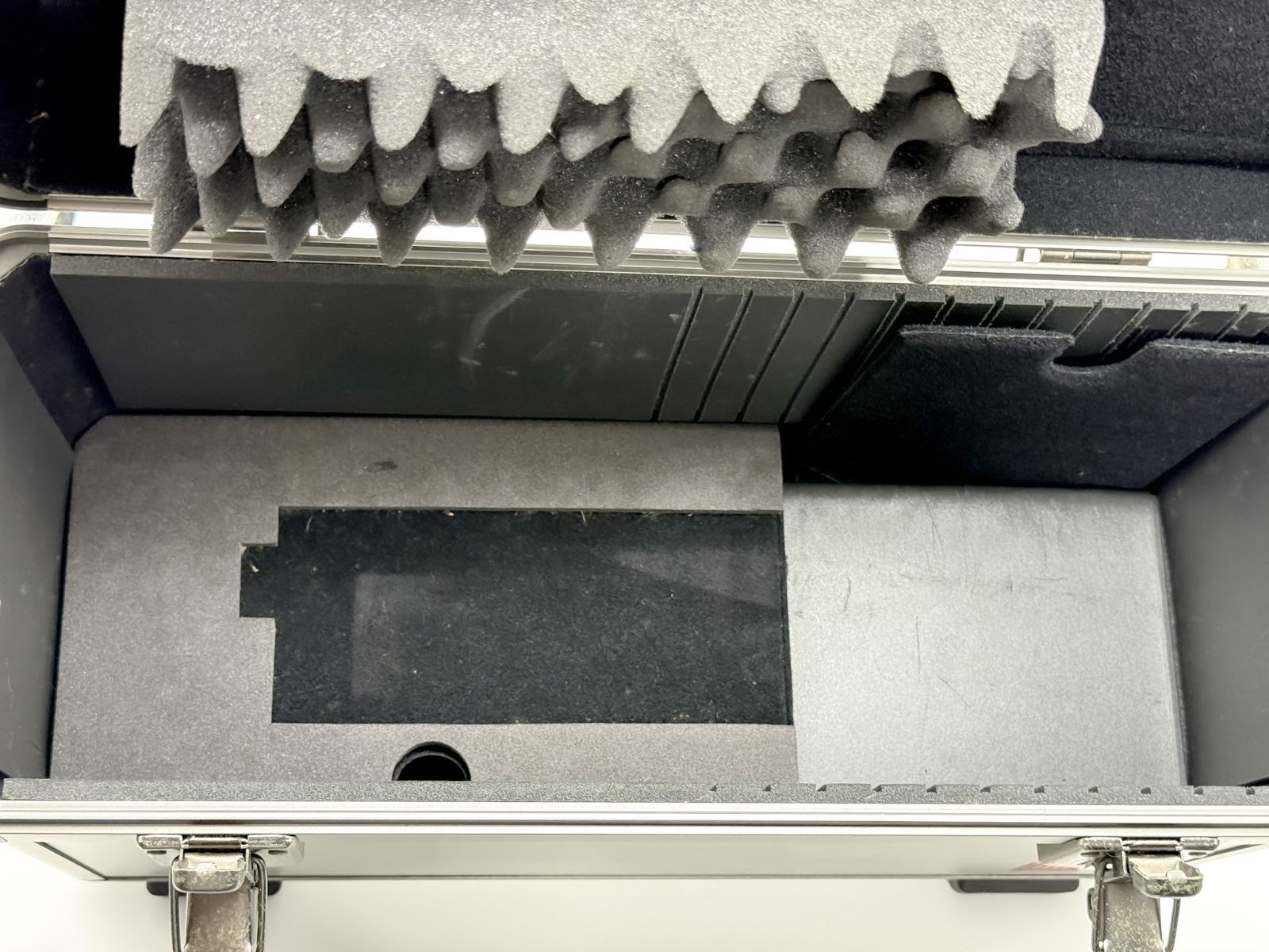 SONY Video8 システムケース LCH‑V8902 鍵付き／ショルダーストラップ