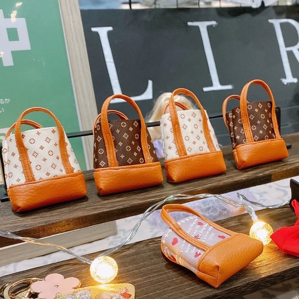 ドールバッグ⭐︎ オシャレ柄のトートバッグ（リカちゃん