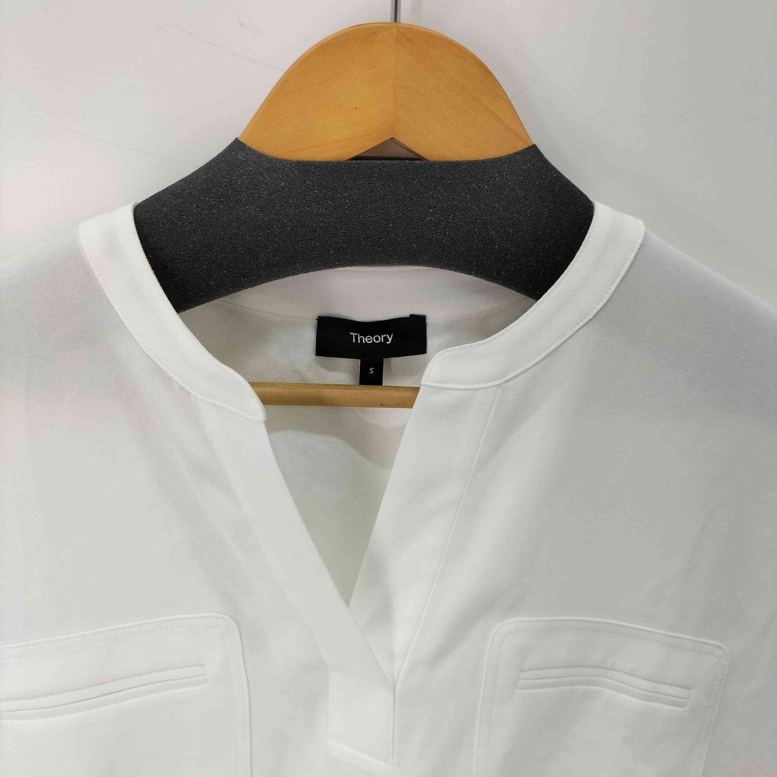 theory セオリー♡22SS パウダークレーププルオーバー ブラウス theory セオリー♡22SS パウダークレーププルオーバー ブラウス