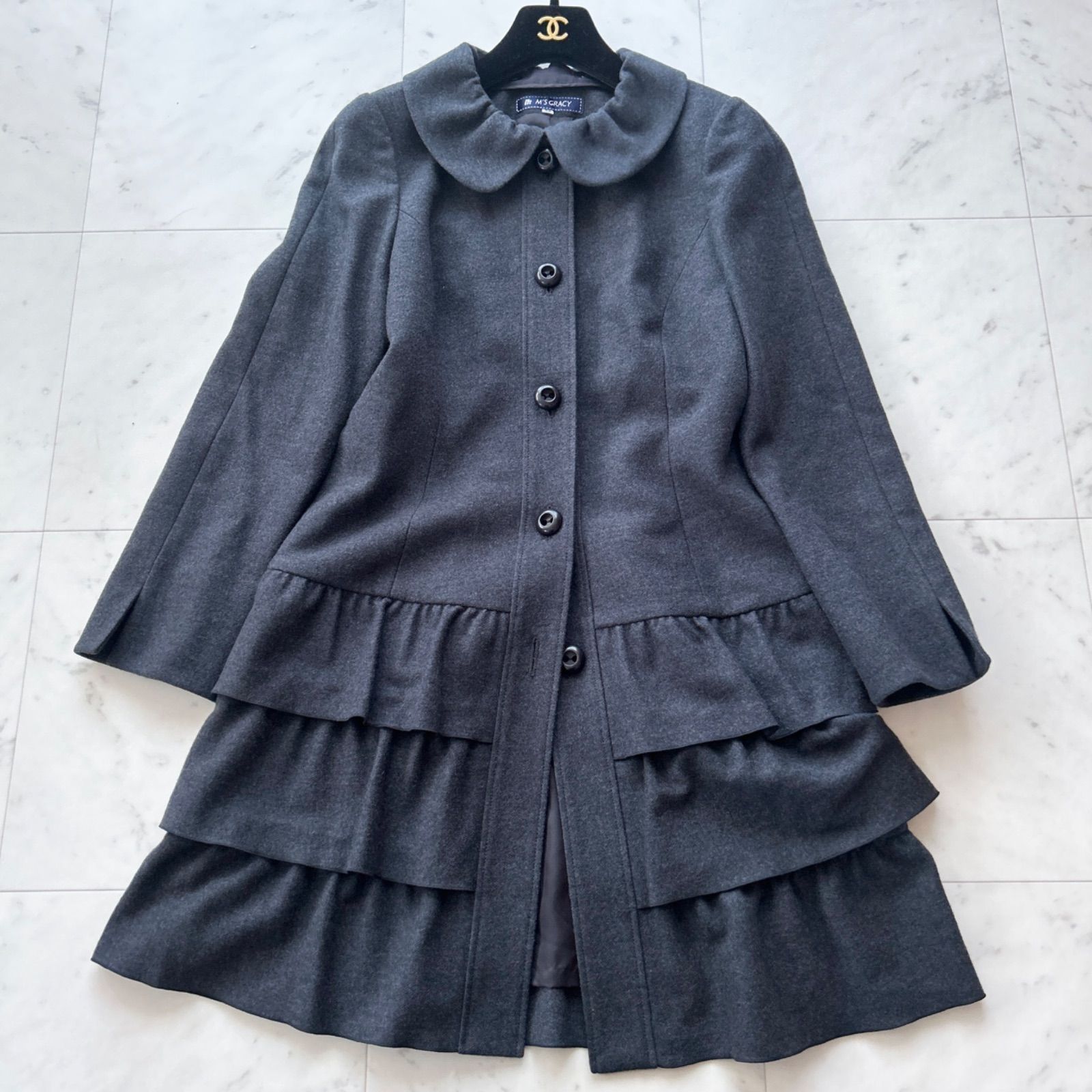 美品 M'S GRACY エムズグレイシー フリルコート グレー 38 美品 M'S GRACY エムズグレイシー フリルコート グレー 38