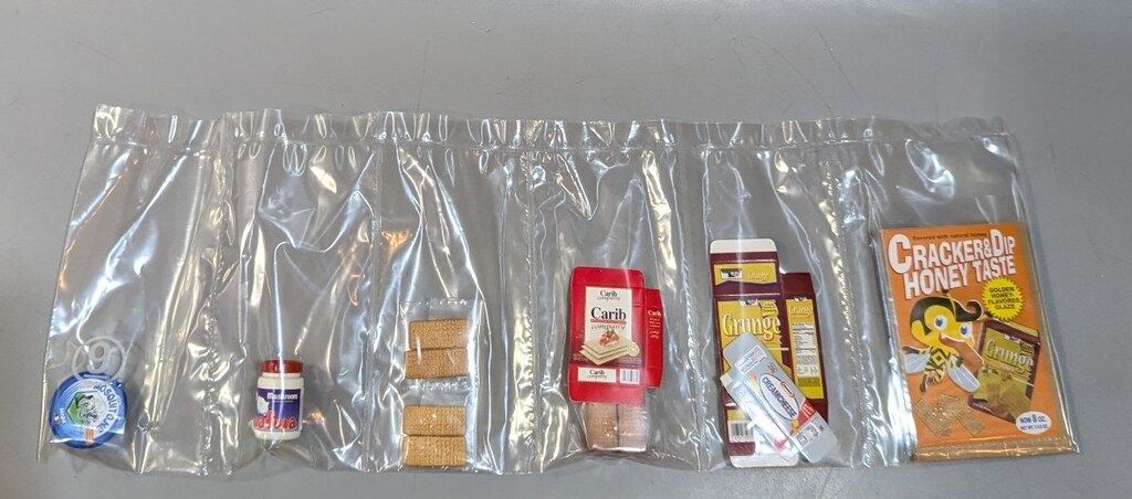 メガハウス 輸入マーケット 9.クラッカーでディップセット