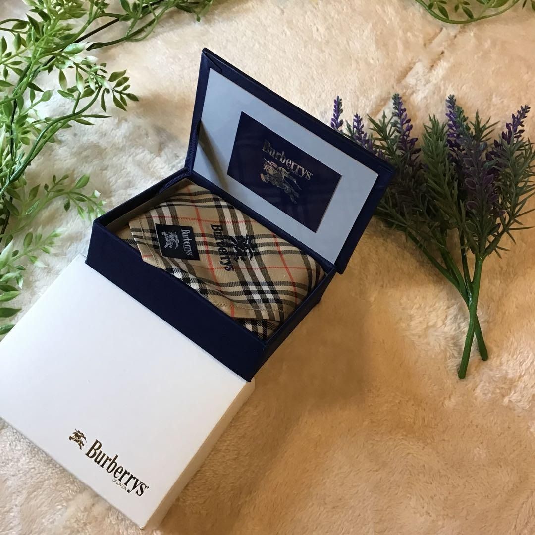 バーバリー シルクコットン ハンカチ スカーフにも ノバチェック 箱