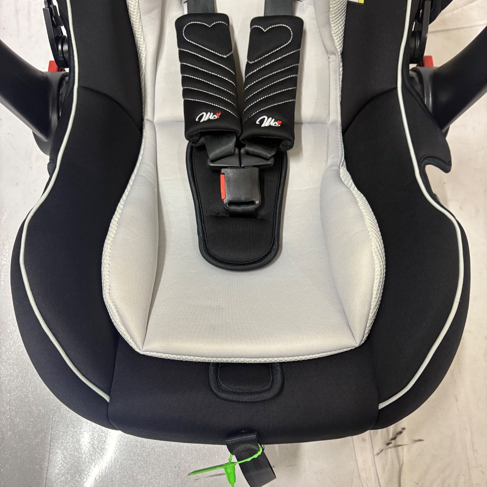 大人気 西松屋 マムズキャリー ベビーシート MCブライト3 新生児