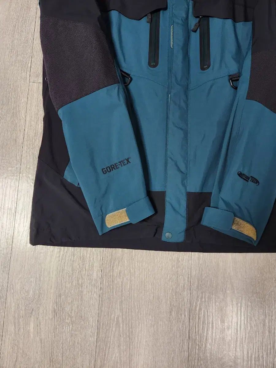 新服レベル コーロンスポーツ アンタクティカ ゴアテックス メンズ ジャケット 105