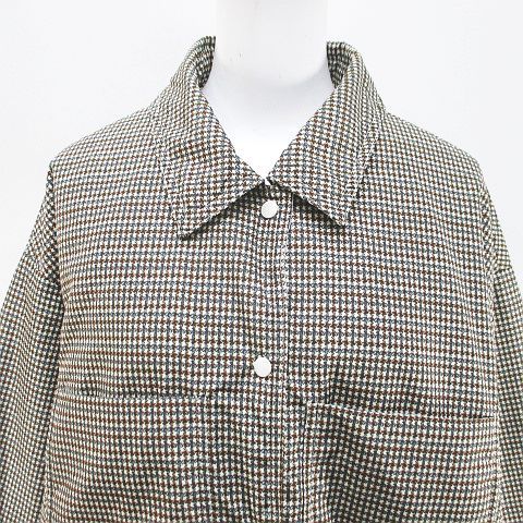 スナップボタン 胸ポケット