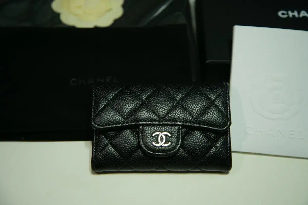 Chanel シャネル クラシック カードウォレット スナップボタン