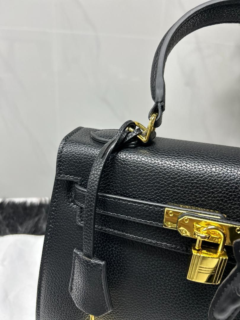 新品未使用タグ付き 完売品 ボンポワン エコファー ショルダーバッグ