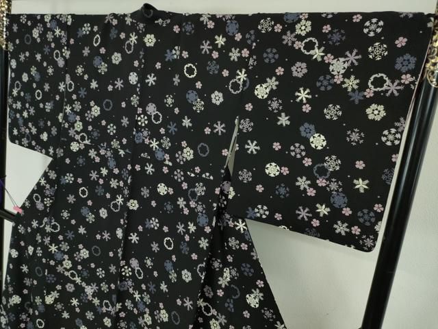 平和屋本店□極上 松田聖子 SEIKOMATSUDA 小紋 雪花 舞花 黒地 紙タグ