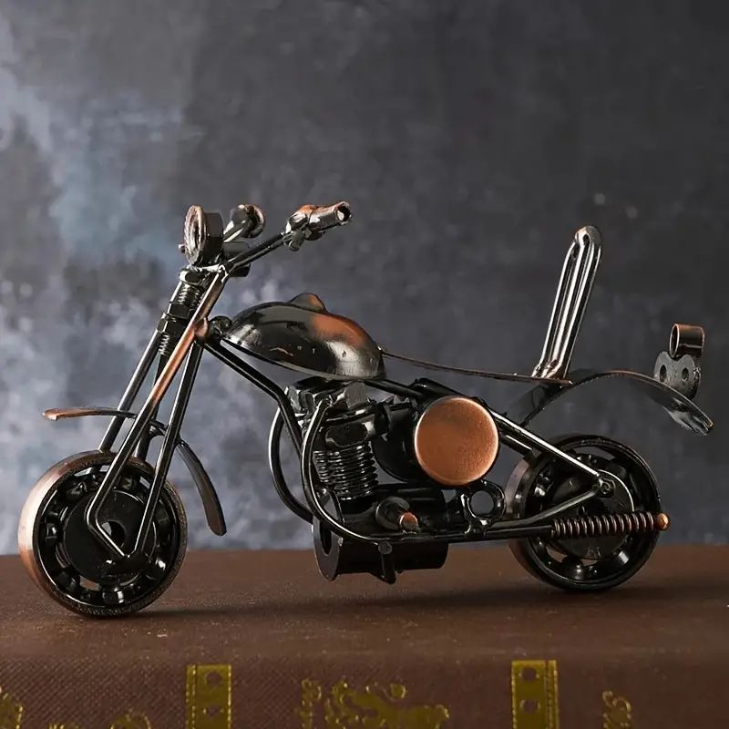 ヴィンテージ風アイアン製モーターサイクル彫像 – レトロな雰囲気漂う