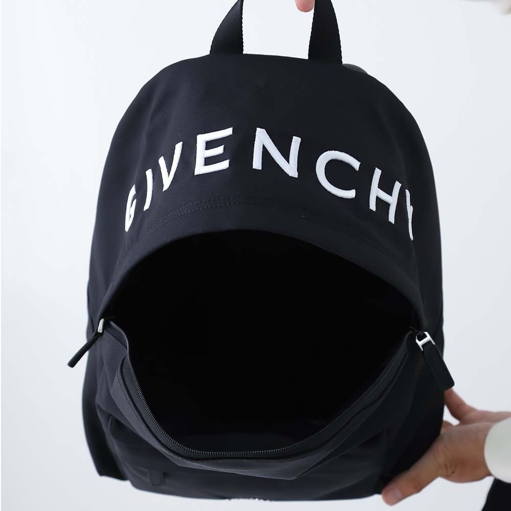 【即納】GIVENCHY ジバンシィ エッセンシャル U バックパック 0400020035234_BLUE?wid=600&hei