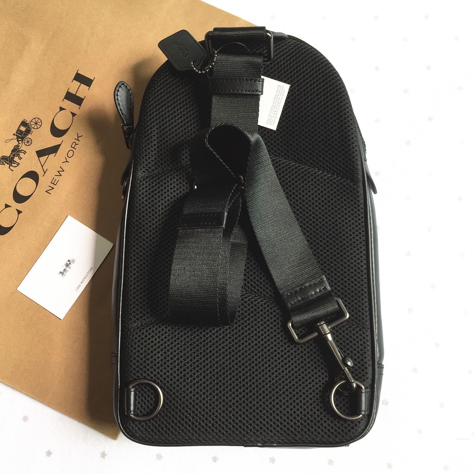 COACH コーチバッグ F37573 BLK ボディーバッグ グラハムパック ショルダーバッグ 斜めがけバッグ アウトレット品 保存袋付 新品未使用  - メルカリ