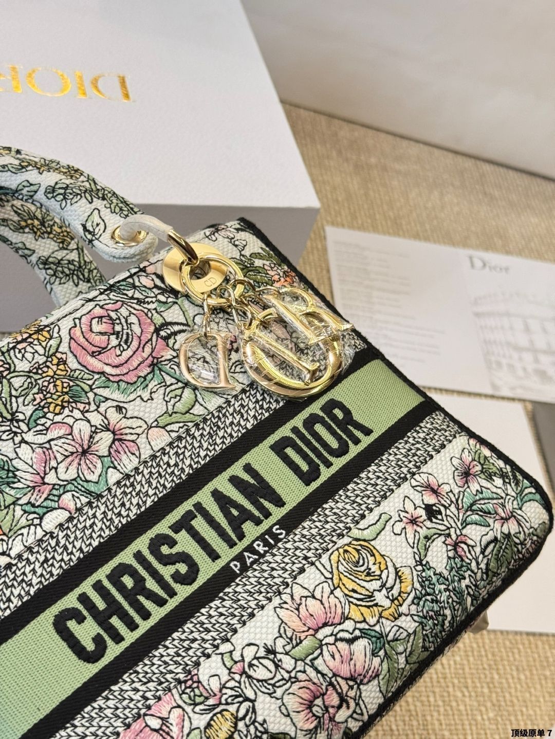 ★Dior★Lady D-LITE ミディアムバッグ プラン・ド・パリ刺繍 CHRISTIAN DIOR Canvas Embroidered Medium Plan de Paris Lady