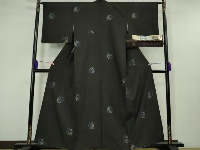 平和屋本店■極上　本場大島紬　古代染色純泥染　花丸文　前田紬工芸謹製　やまと金ラベル　証紙付き　逸品　DZAA5394kh5 平和屋本店□極上 本場大島紬 古代染色純泥染 花丸文 前田紬工芸謹製