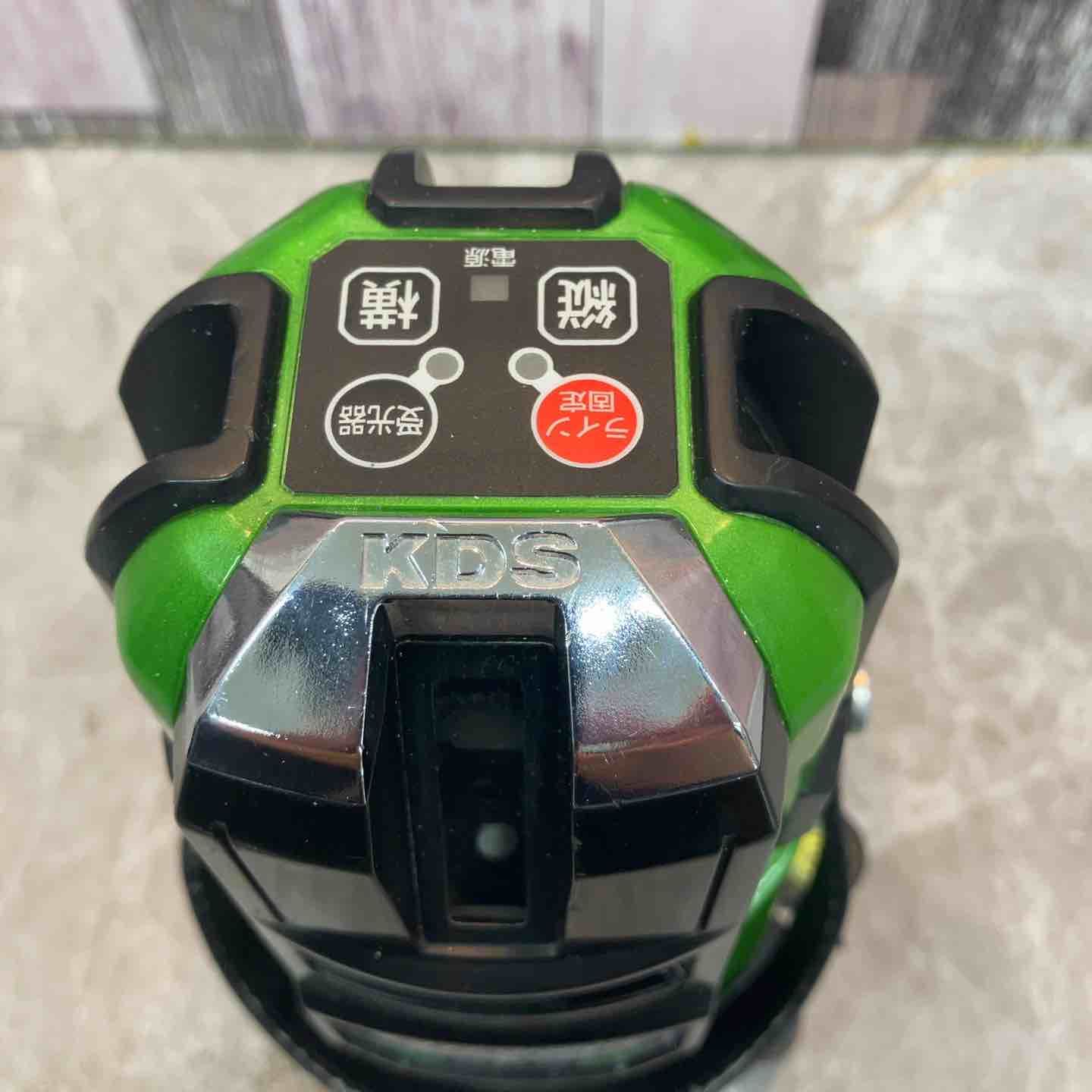 グリーンレーザー墨出し器