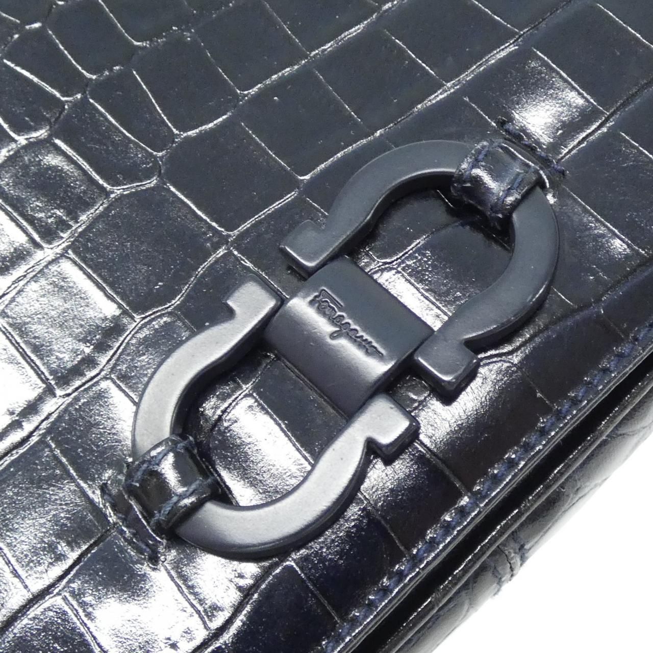 希少　サルヴァトーレフェラガモ　ショルダーバッグ　斜め掛け　レザー　ヴィンテージ Salvatore ferragamo vintage bag - Etsy 日本
