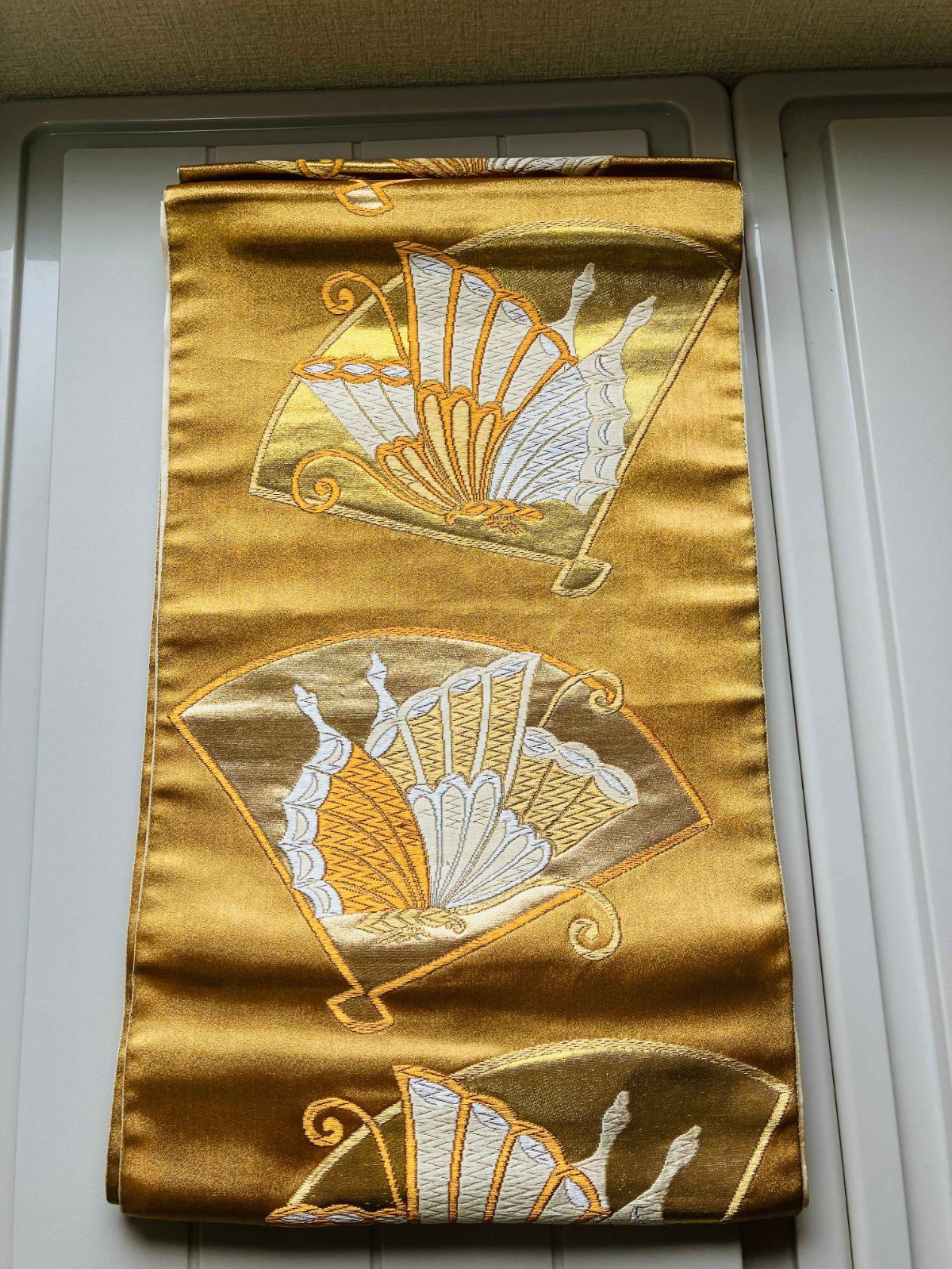 袋帯 正絹 / 金色系 ゴールド系 / 豪華な柄 蝶 扇 幅約31cm 着物